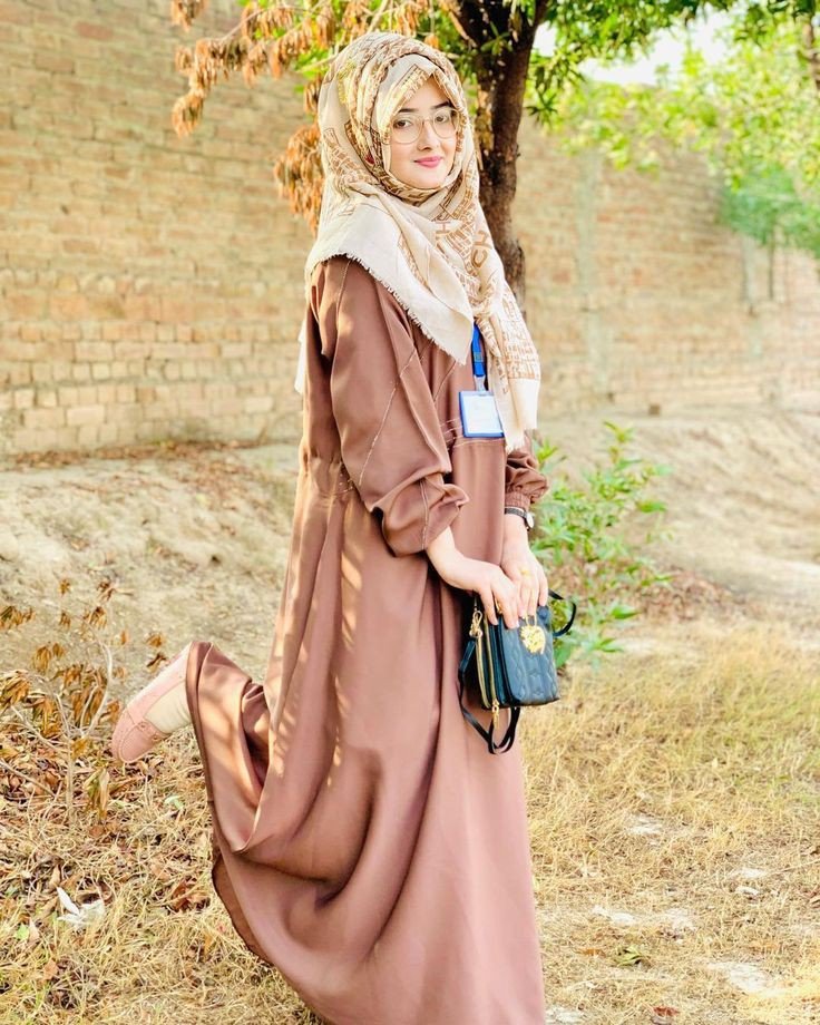 stylish instagram hijab dp for girl