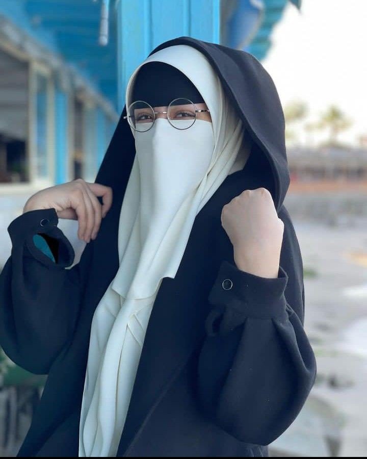 stylish instagram hijab dp with emoji