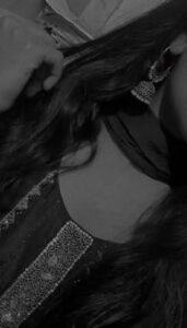 Aesthetic Hidden Face Girl Pic Black and White (31)