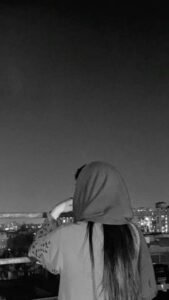 Aesthetic Hidden Face Girl Pic Black and White (40)