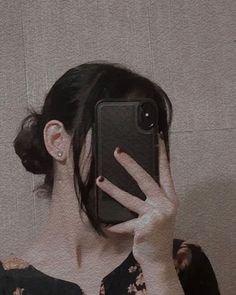 Aesthetic Hidden Face Girl Pic Black and White (52)