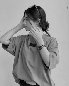 Aesthetic Hidden Face Girl Pic Black and White (57)