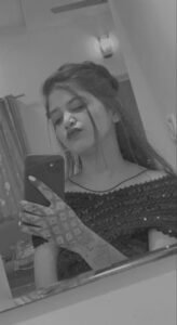 Aesthetic Hidden Face Girl Pic Black and White (64)