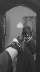 Aesthetic Hidden Face Girl Pic Black and White (66)