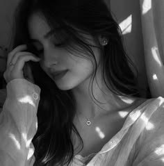 Aesthetic Hidden Face Girl Pic Black and White (67)