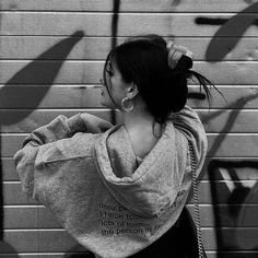 Aesthetic Hidden Face Girl Pic Black and White (68)