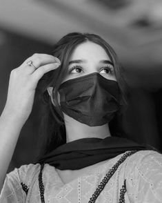 Aesthetic Hidden Face Girl Pic Black and White (71)