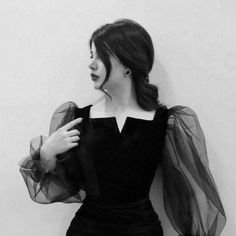 Aesthetic Hidden Face Girl Pic Black and White (73)