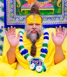 Premanand Ji Maharaj with Radha Krishna 4K Wallpaper (15) Copy
